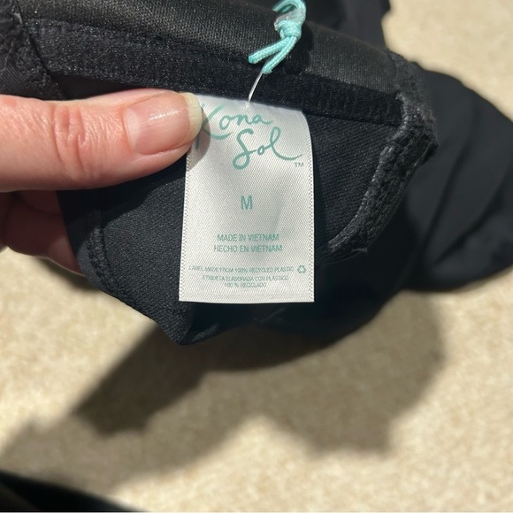 Kona Sol Womens Crochet Flounce High Coverage One Piece Swimsuit Black size Med - Picture 12 of 13